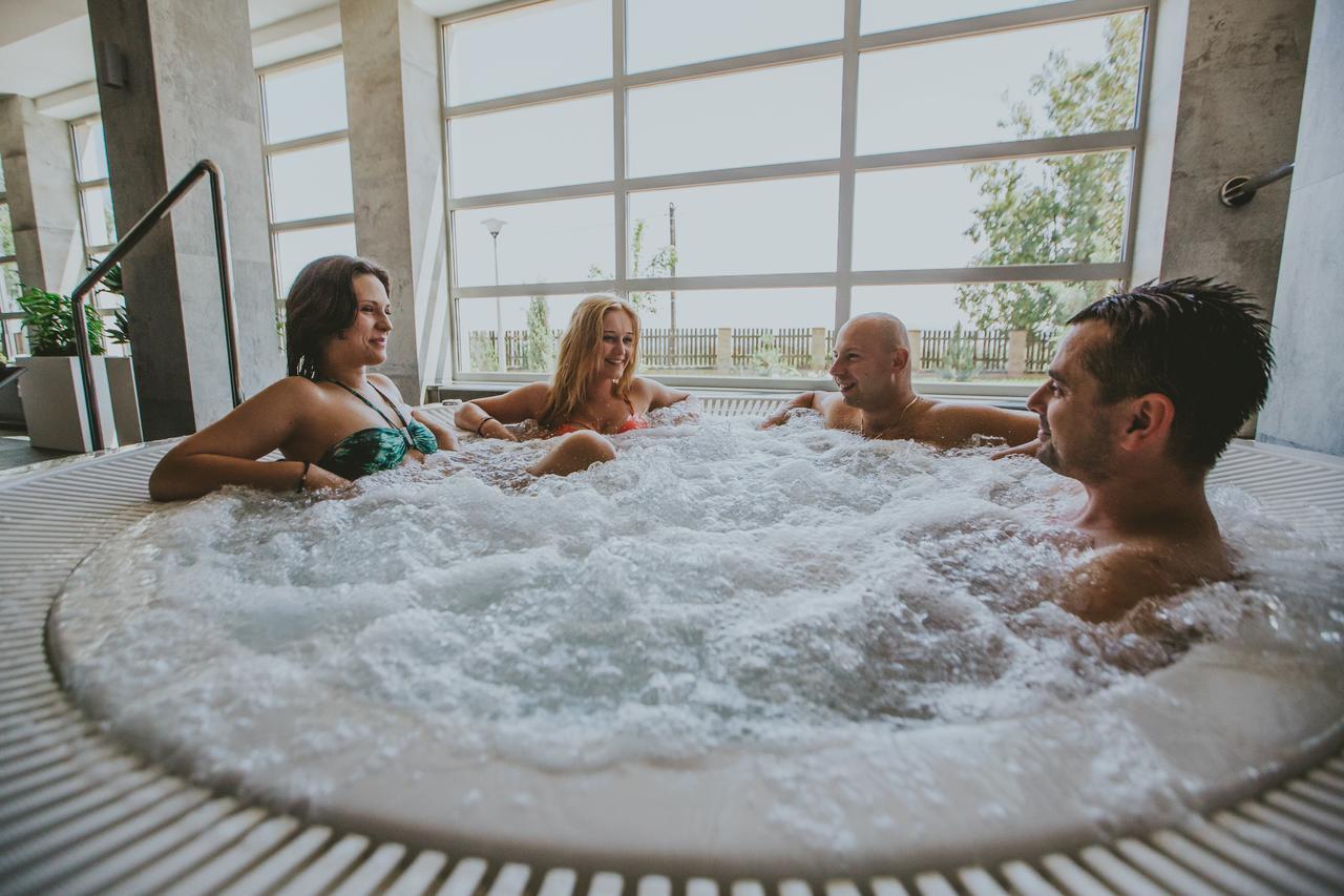Hotel Radocza Park Business Екстер'єр фото