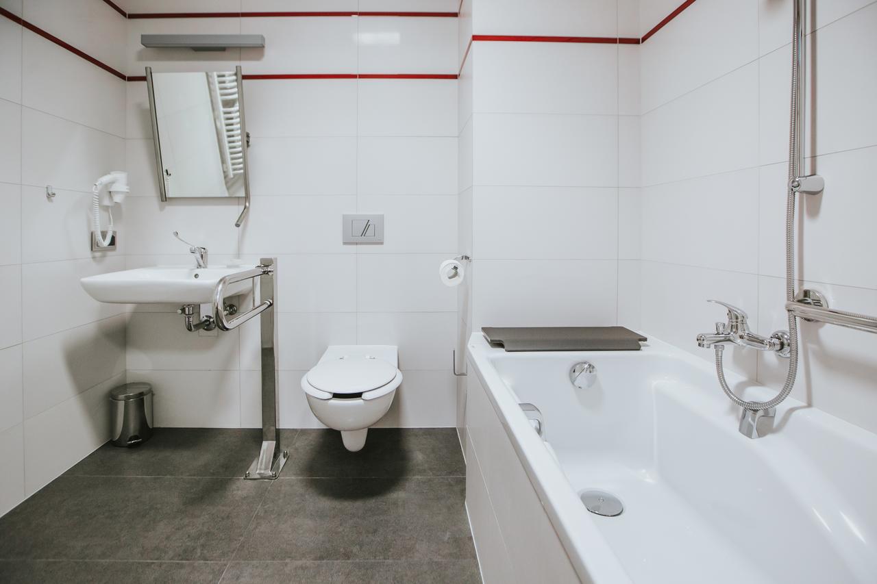 Hotel Radocza Park Business Екстер'єр фото